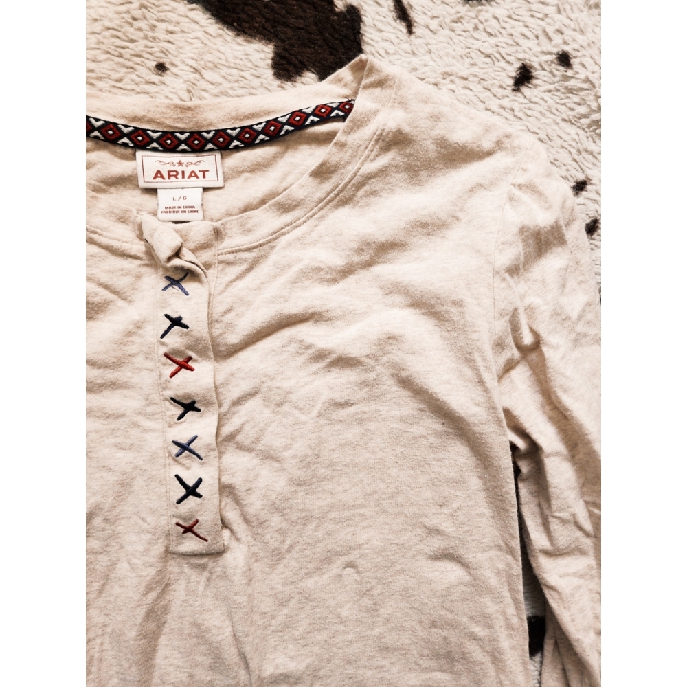 "ARIAT " WOMEN'S HENLEY TOP - TAN